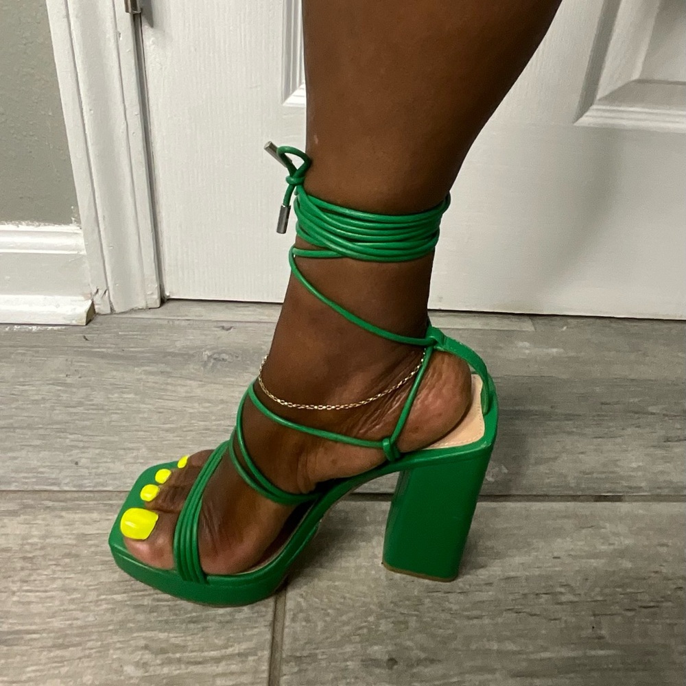 Steve Madden Emerald Green Strappy Heels - Picture 4 of 5